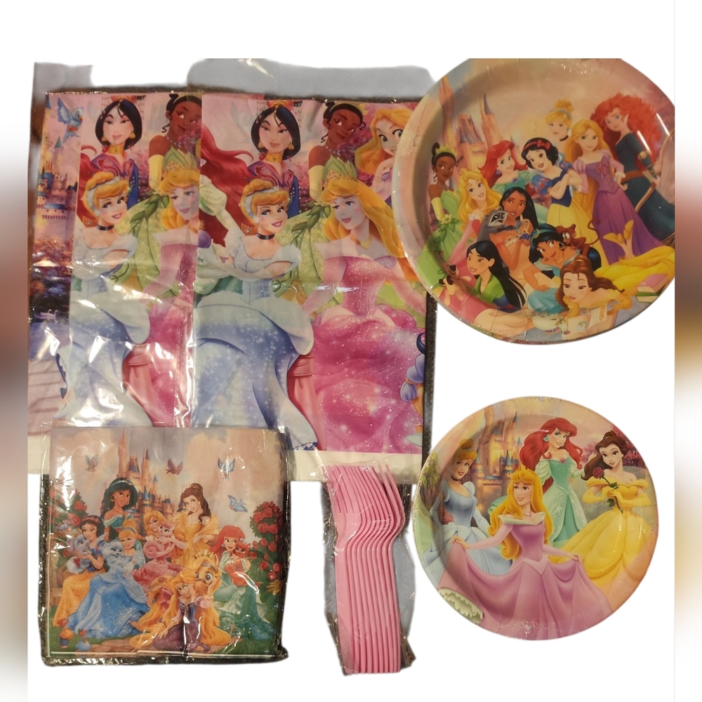 Disney Princess Celebration Tableware Set - Pink and Multicolor - Picture 3 of 3